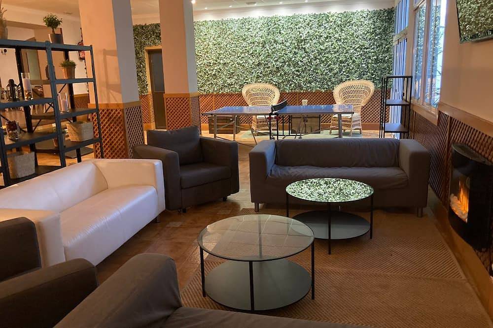 Great Rural Hotel with large spaces in Sacedón, La Alcarria