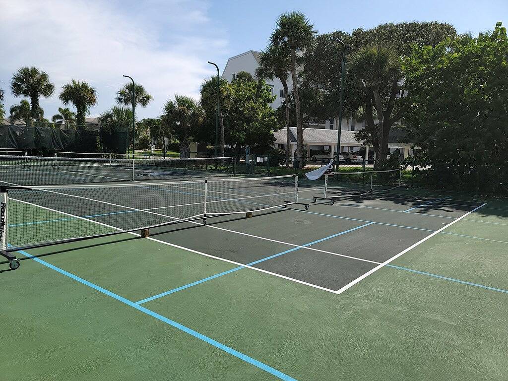 Ganze Wohnung, Corner unit directly on golf course with ocean peak in Ocean Village in Fort Pierce, Hutchinson Island