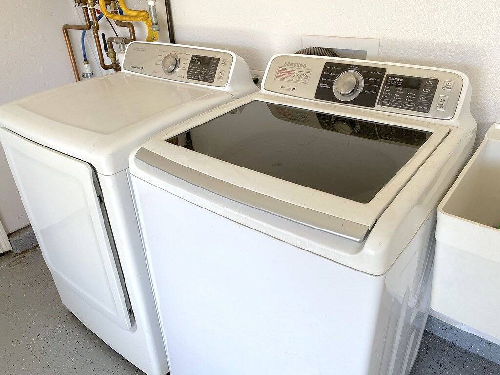 Mountain Escape Near Yosemite South Gate, Hot Tub, Views, Games & Pet friendly! in Oakhurst, Madera County