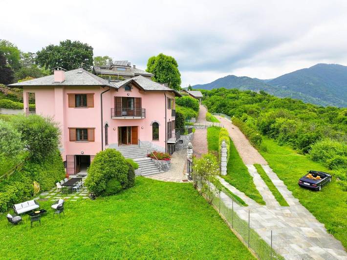 Villa für 10 Personen, mit Balkon und Garten sowie Seeblick in Como
