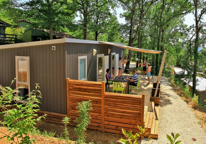 Gîte pour 5 personnes, avec jacuzzi ainsi que sauna et piscine, animaux acceptés à Cénac-et-Saint-Julien