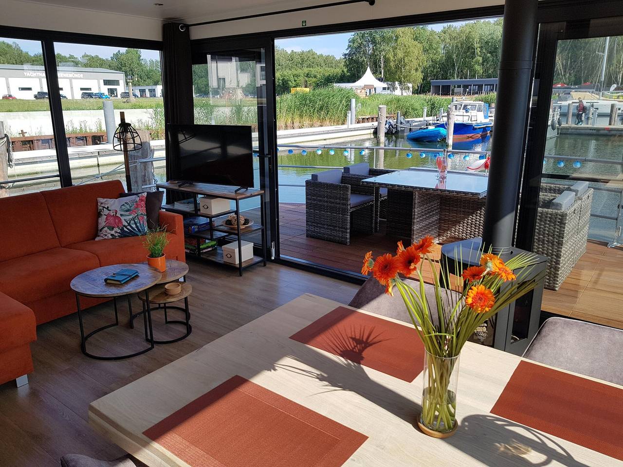 Schwimmender Komfort in Peenemünde in Peenemünde, Usedomer Norden