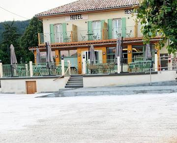 Hôtel pour 4 personnes, avec terrasse à Saint-André-les-Alpes