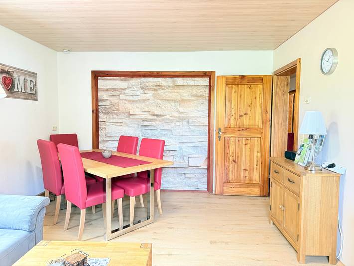 Apartamento entero, Oasis de bienestar “Wildbach”: sauna, chimenea, jardín vallado, barbacoa y wifi in Enzklösterle, Northern Black Forest