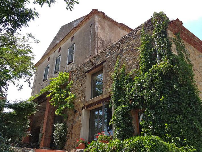 Gîte pour 8 personnes, avec jardin ainsi que piscine et terrasse à Berlou - 4