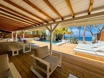 Location de vacances pour 8 personnes, avec vue ainsi que piscine et jardin dans Bellefontaine (Martinique)