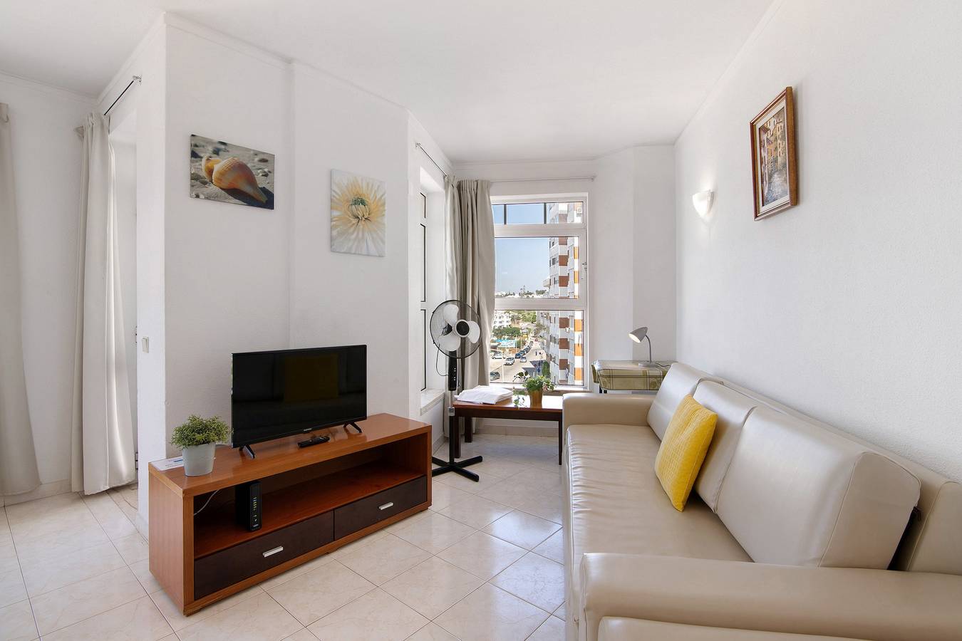 Ganze Wohnung, Ferienwohnung Camões 4ºe - Vista Mar mit Klimaanlage, Wlan, Garten und Balkon in Armação de Pêra (costa), Faro Distrikt