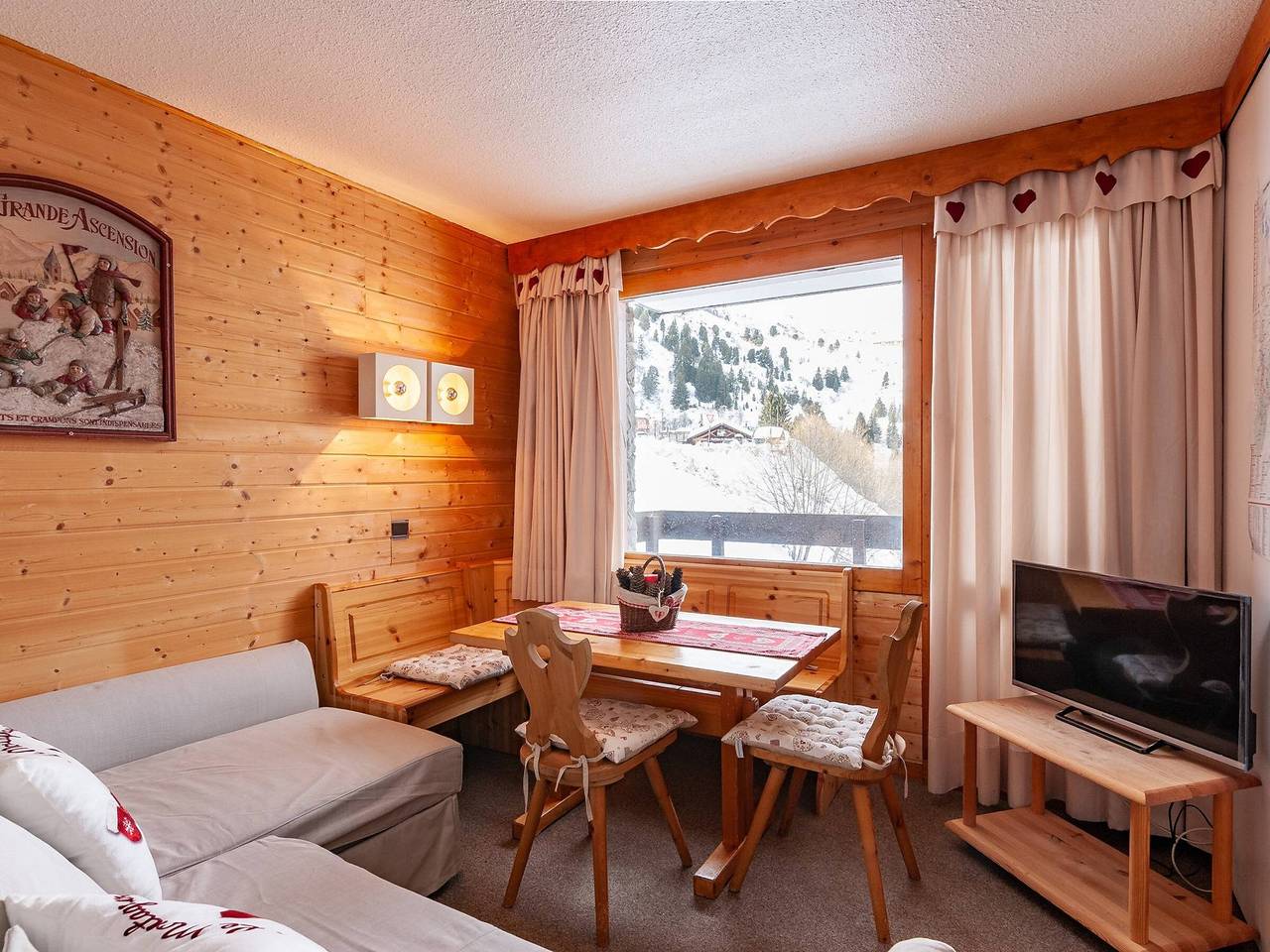 Studio entier, Studio divisible équipé, proche pistes et commerces, idéal pour séjours à Méribel Mottaret in Méribel-Mottaret, Les Allues