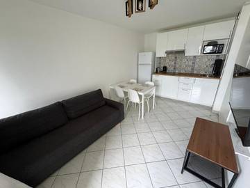 Gîte pour 4 personnes, avec vue et terrasse à Grigny