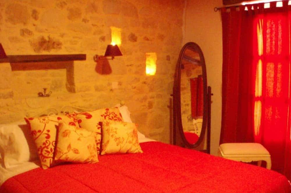 Rock House's Villa Rhapsody Luxurious Secluded Villa with Private Pool, garden. in Platanias, Chania region