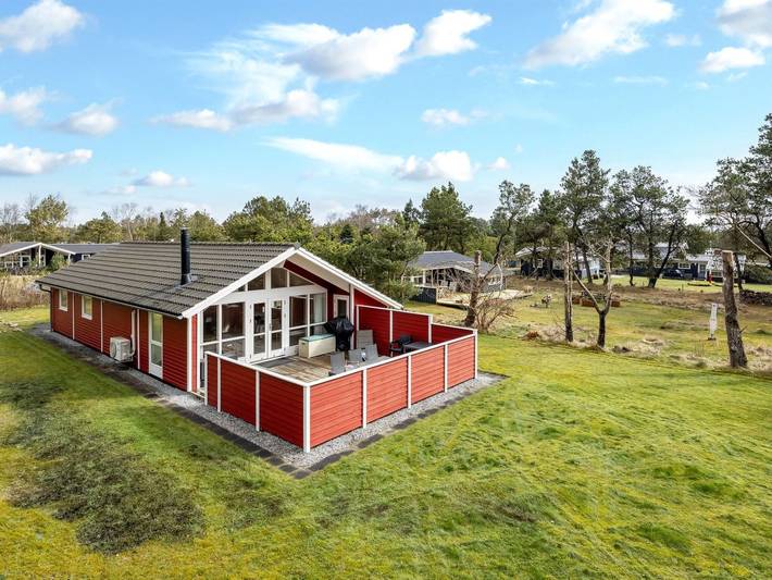 Ferieudlejning for 6 personer, med terrasse i Sæby