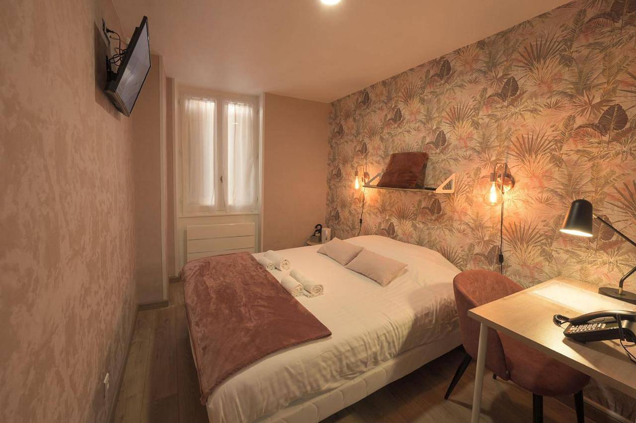Hotel De La Croisée in Poncin, Nantua