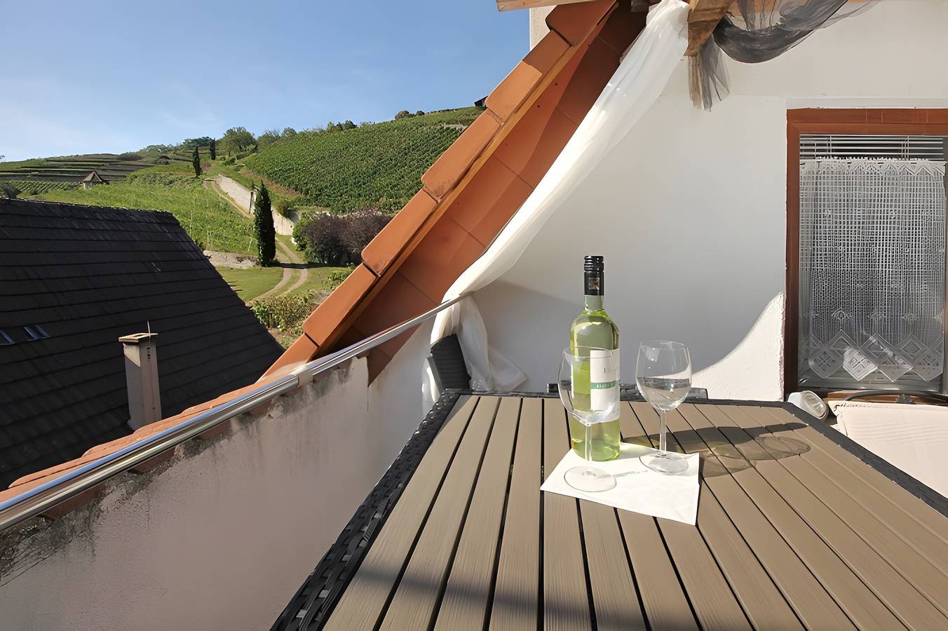 Zimmer 'Zum Schlossberg' mit Bergblick und Balkon in Achkarren, Vogtsburg im Kaiserstuhl