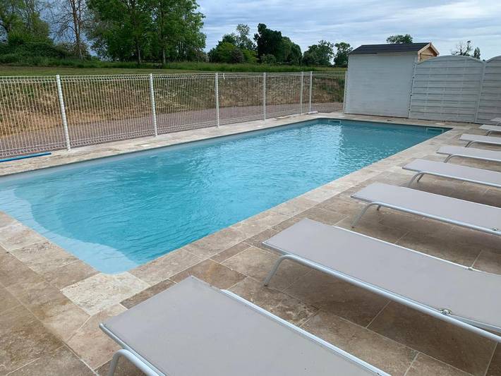 Location de vacances pour 6 personnes, avec jardin et piscine ainsi que vue et terrasse à Petiville - 2