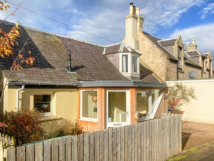Log cabin for 4 people, with garden in Nairn