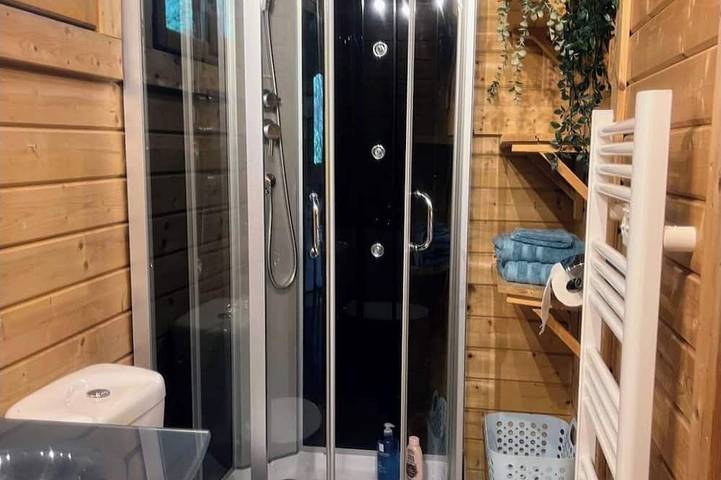Côte d'Azur: Charmantes Chalet auf dem Land zwischen Cannes Grasse Nizza Monaco in Grasse, Mittelmeerküste (Frankreich)