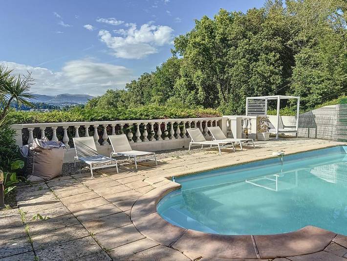 Villa pour 10 personnes, avec piscine et vue ainsi que bassin pour enfant et jardin à Villeneuve-Loubet - 4