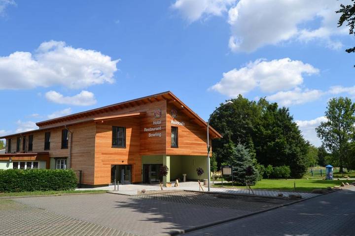 Hotel für 2 Personen, mit Terrasse in Hettstedt