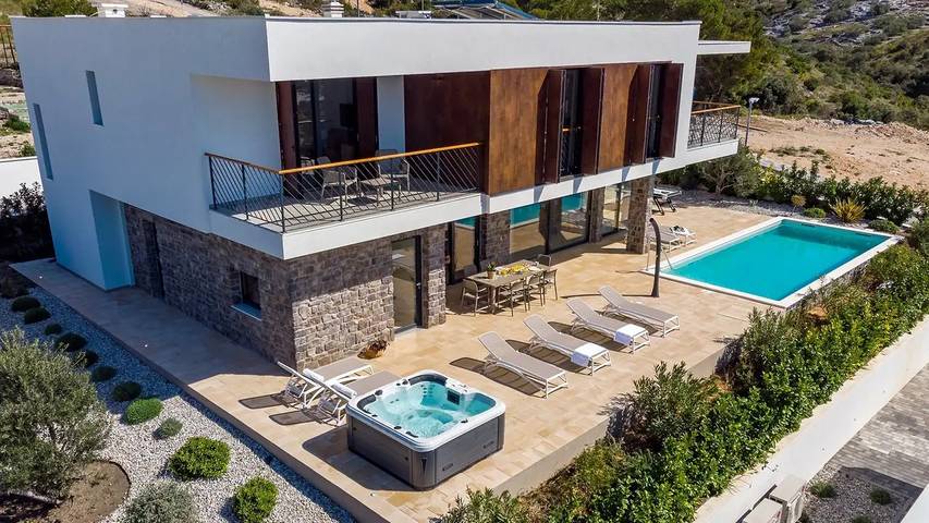 Villa für 10 Personen, mit Terrasse und Sauna sowie Pool und Whirlpool in Primosten