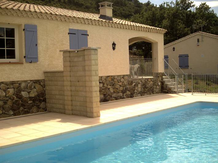 Gîte pour 6 personnes, avec piscine à Les Vans
