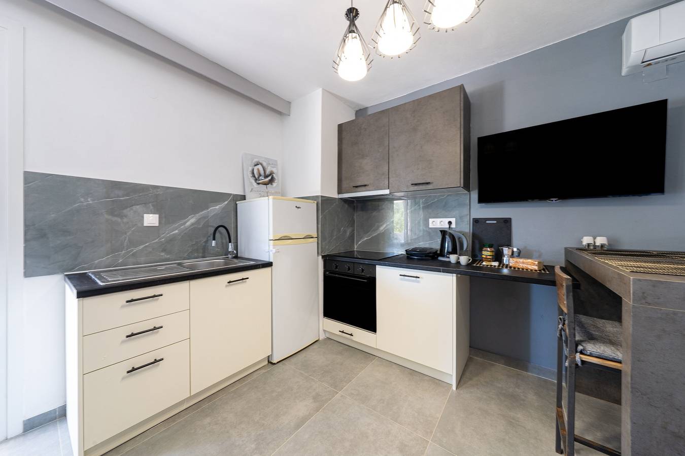 Ganze Wohnung, Apartment 'Starry Sky Luxury 6' mit gemeinsamer Terrasse, Wlan und Klimaanlage in Korfu
