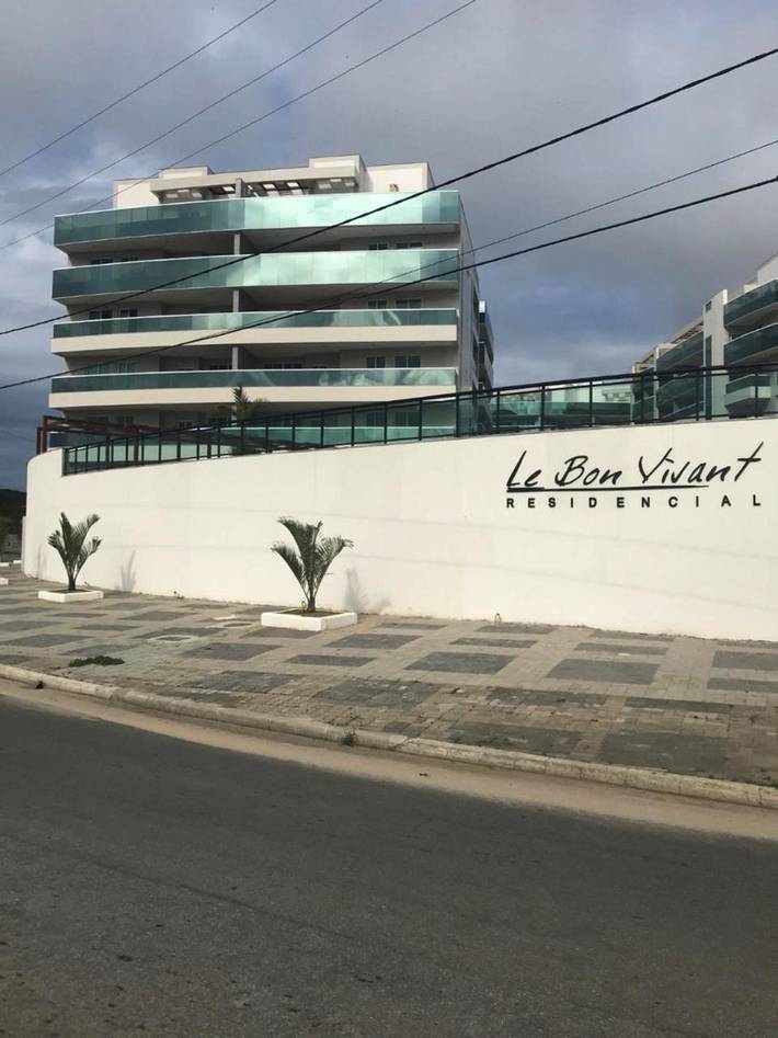 Casas e apartamentos de temporada para 6 pessoas, com piscina e vista e ainda balcão em Prainha - Arraial