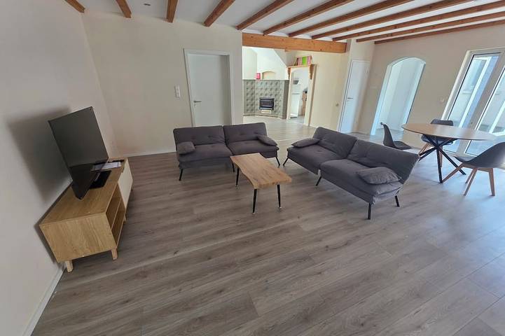 Ganze Wohnung, Gemütliche und helle Wohnung in Lahde- ruhig gelegen, mit kompletter Küche in Petershagen, Kreis Minden-Lübbecke