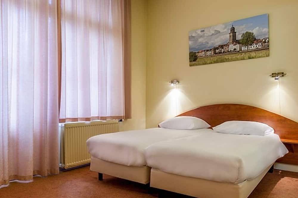 Stay in Style with On-Site Bar, Breakfast Service, Near Speelgoedmuseum in Deventer, IJssel