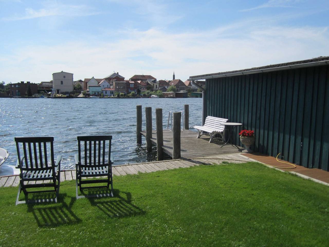 Ganze Ferienwohnung, Ferienwohnung mit Seezugang - ruhig gelegene Ferienwohnung mit direktem Seezugang in Malchow, Fleesensee