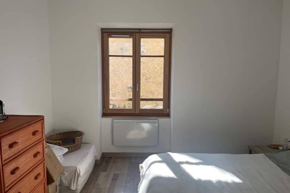 Ganze Wohnung, A stone's throw from the Centre: All-Convenience Apartment With Close Conveniences! in Tende, Mittelmeerküste (Frankreich)