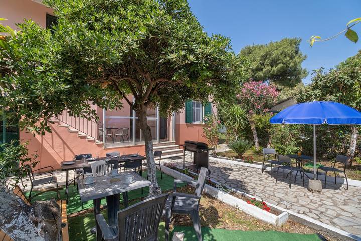 Location de vacances pour 6 personnes, avec jardin à Leucade