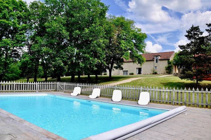 Location de vacances pour 11 personnes, avec jardin, animaux acceptés à Florimont-Gaumier