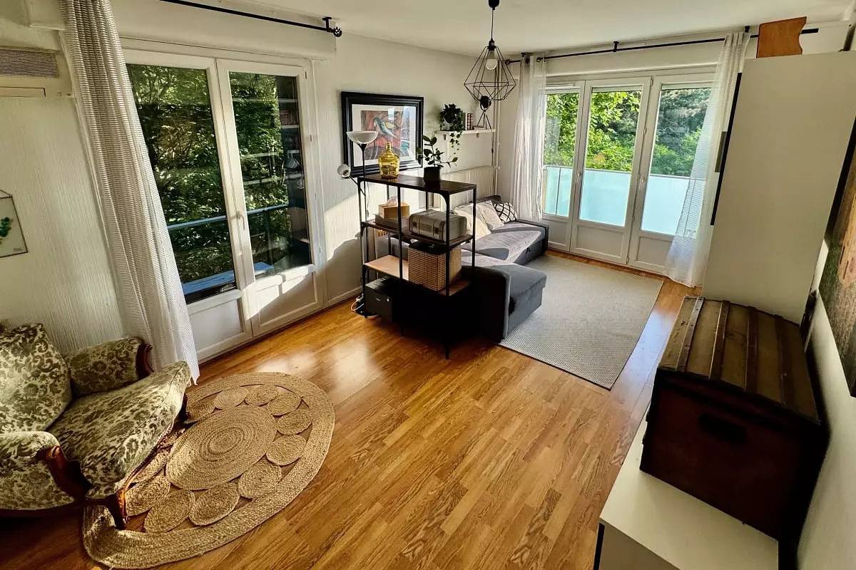 Appartement entier, Appartements pour 4 Personnes in Écully, Rhône