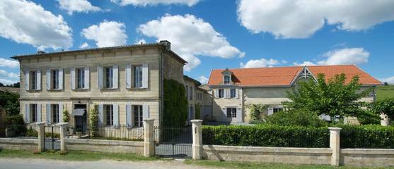 Chambre d’hôte pour 2 personnes, avec jardin ainsi que piscine et vue à Saint-Émilion