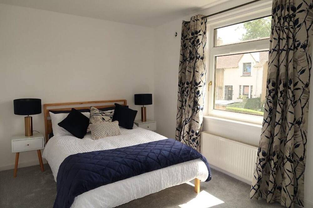 Entire apartment, Cozy 2-bedroom house in quaint Edinburgh with Wifi in Edinburgh, Edinburgh and Lothian