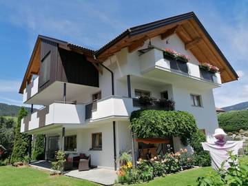 Ferienwohnung für 3 Personen, mit Garten und Ausblick, mit Haustier in Olang