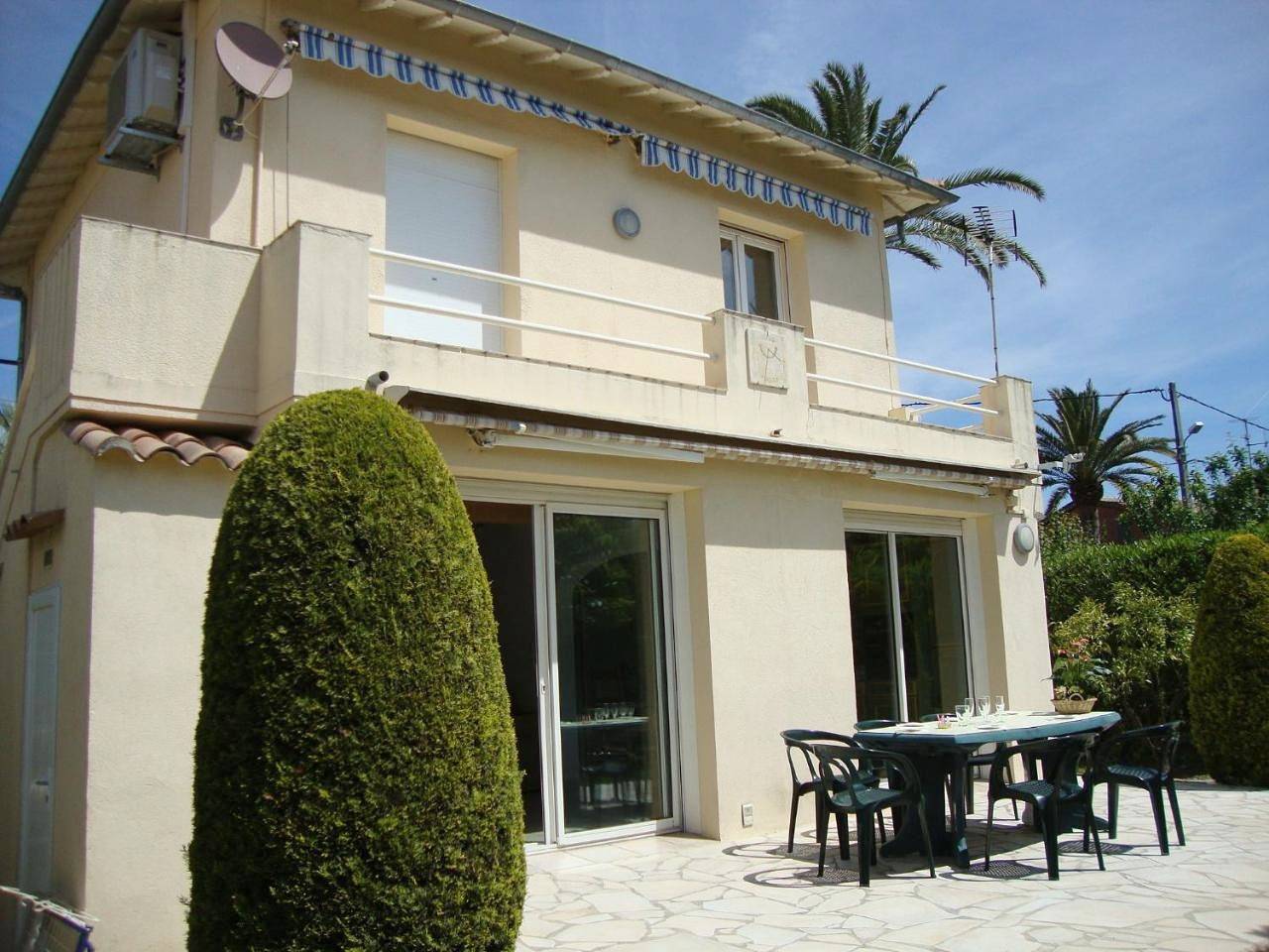 Villa L'Adret et sa piscine in Antibes, Mittelmeerküste (Frankreich)