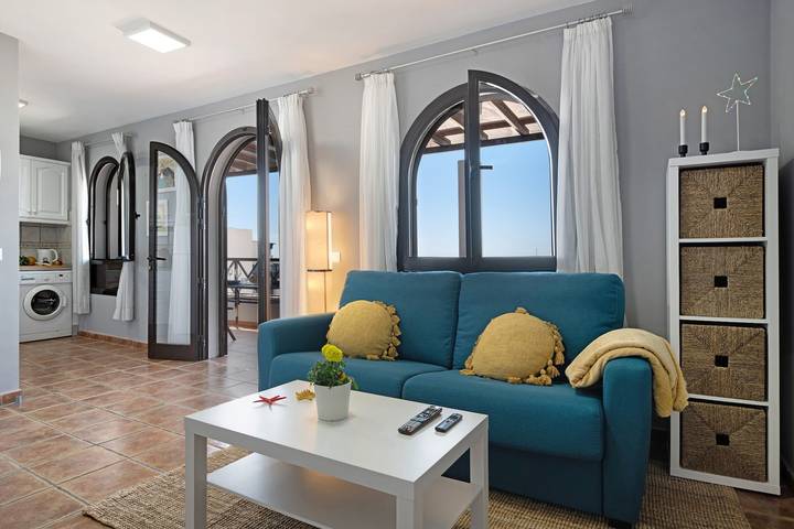 Entire apartment, Vacation Apartment 'La Estrella Ii' with Sea View, Wi-Fi and Air Conditioning in Playa Blanca, Yaiza