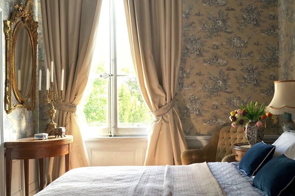 Charming manor house with 2 suites, swimming pool, 15 min from Chenonceau and Beauval  in Bourré, Región de Blois