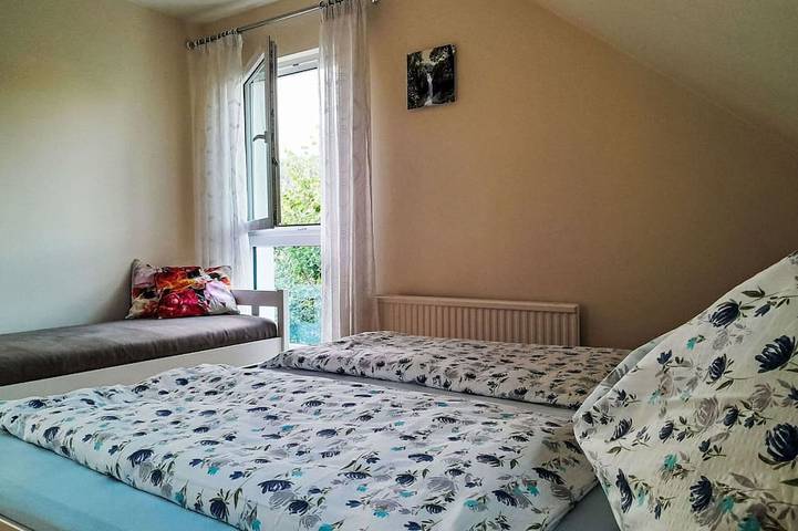 Atemberaubendes alleinstehendes Ferienhaus für 8 Leute mit  W-Lan, TV und Terrasse in Karawanken und Bachergebirge, Finkenstein am Faaker See
