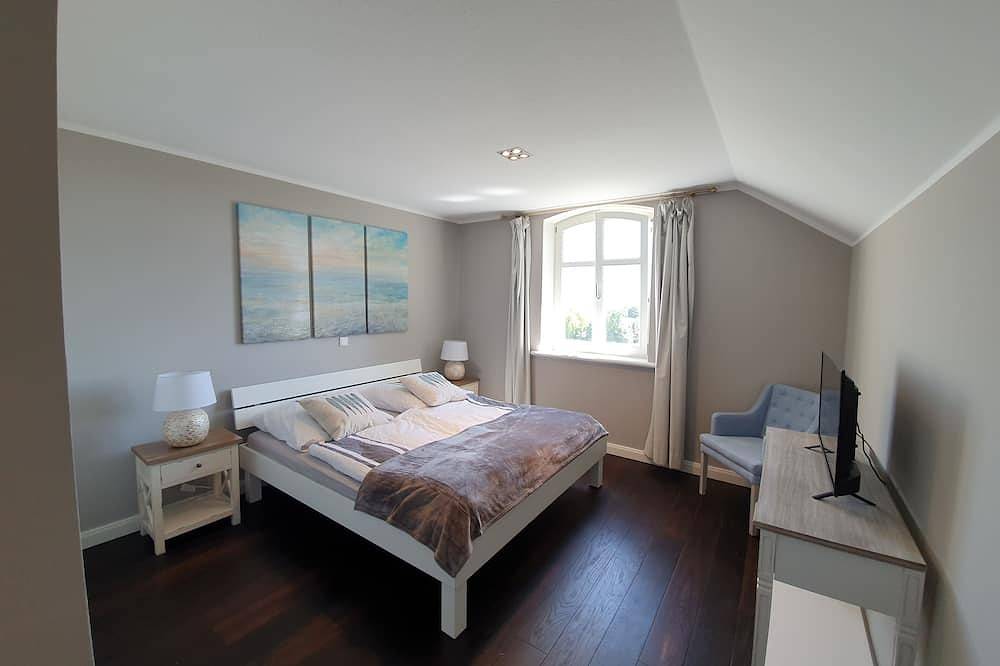 Ganze Wohnung, Penthouse / Ferienwohnung mit Turmzimmer und Dachterrasse in Hohen Niendorf, Bastorf