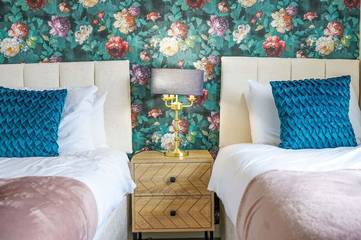 Apartment for 5 People in Northampton, Northamptonshire, Photo 4