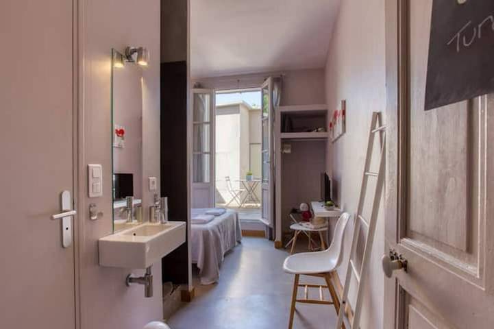 Gîte pour 8 personnes, avec terrasse dans Office De Tourisme D Avignon - 4