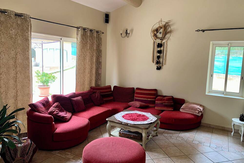 Stone house of character with pool & spa, space and authenticity in Bagnols-sur-Cèze, Nimes region