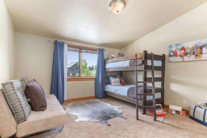 Vacation apartment for 8 people, with yard and hot tub in Utah