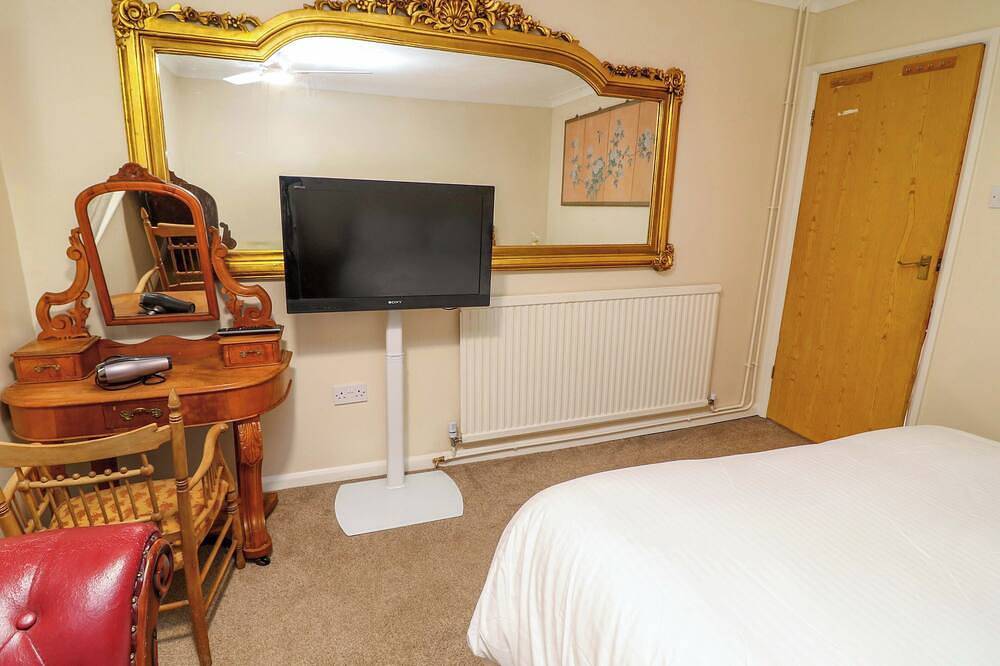 5 Overstone Drive, with a garden in Wisbech in Elm (Cambridgeshire), Cambridgeshire