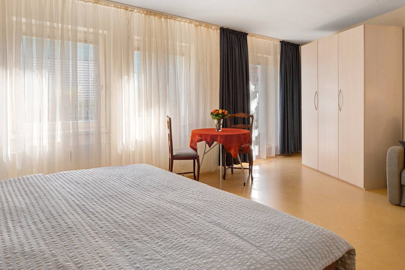 Entire studio, Studio Apartment 'Nr 1 Haus Stiegeler Adelhauser' with Private Terrace and Wi-Fi in Freiburg, Southern Black Forest