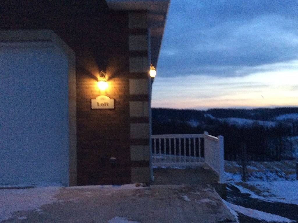 Entfliehen Sie zu unseren sauberen ruhigen voll ausgestatteten Kabinen, die im Amish-Land eingebettet werden in Tuscarawas County