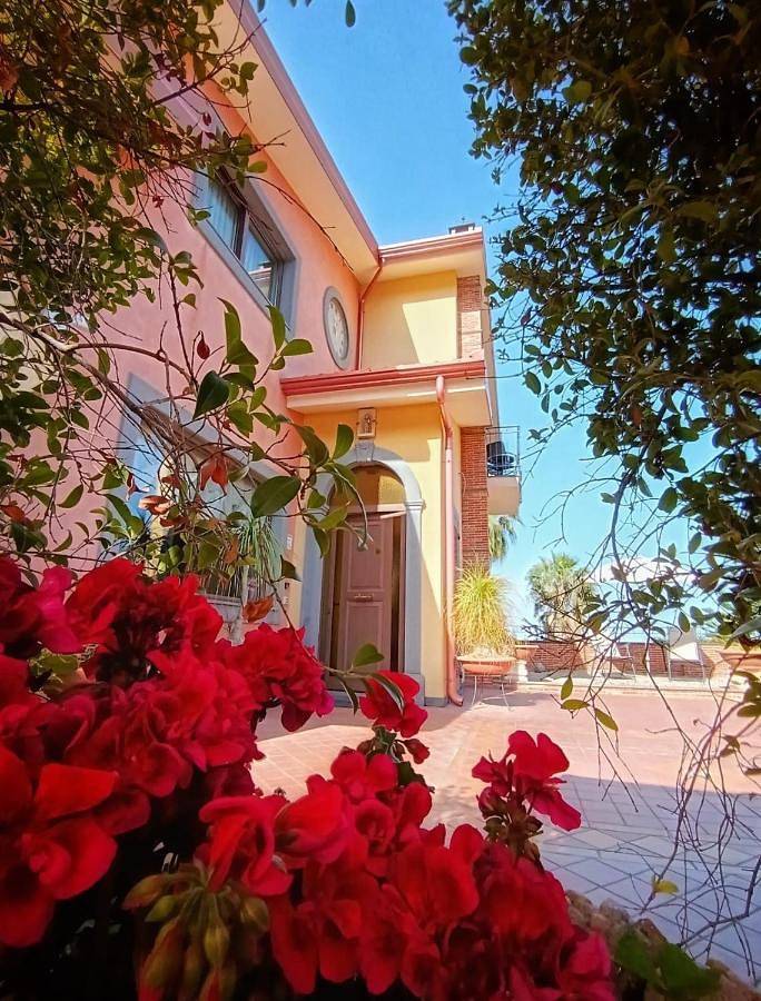 B&b per 2 persone, con panorama e giardino a Zafferana Etnea