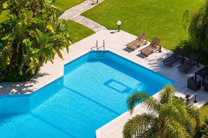 Gîte pour 4 personnes, avec Jardin et Piscine dans Selianitika